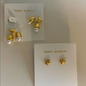 Beautiful Tory Burch pearl earrings